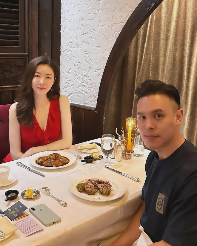 熊黛林夫妇庆结婚7周年，夫妇亲密贴脸秀恩爱