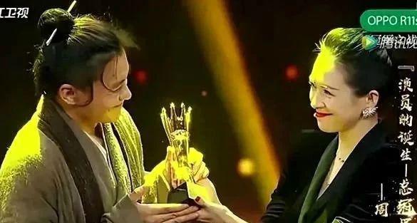 老公跟女助理玩暧昧，全网鸣不平，她却好像不为所动