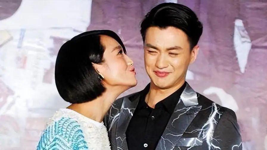 老公跟女助理玩暧昧，全网鸣不平，她却好像不为所动