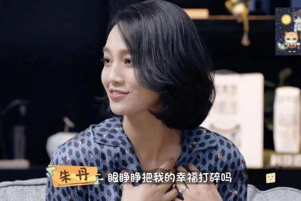 老公跟女助理玩暧昧，全网鸣不平，她却好像不为所动