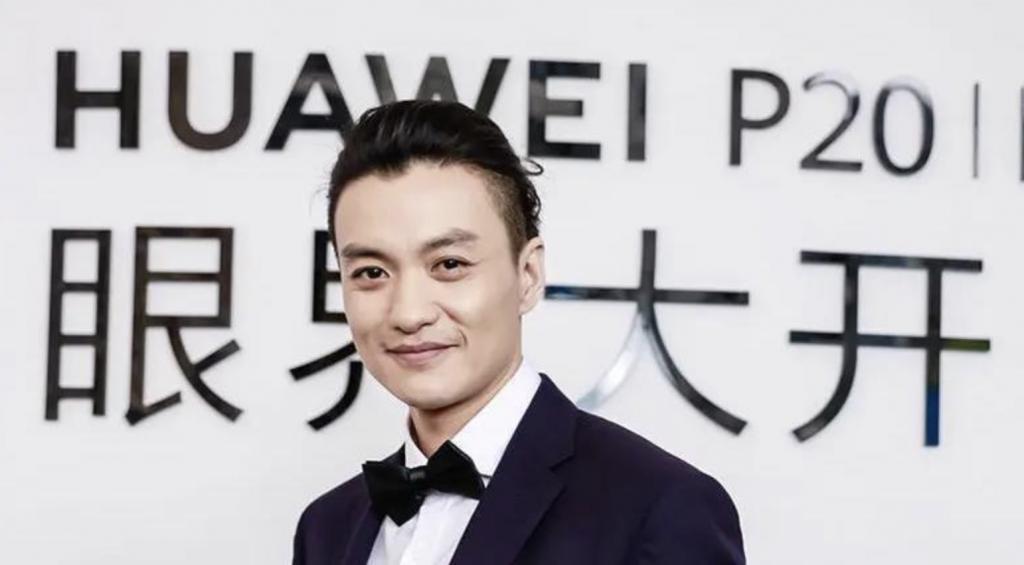 老公跟女助理玩暧昧，全网鸣不平，她却好像不为所动