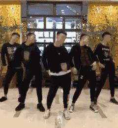 “摇”到中年