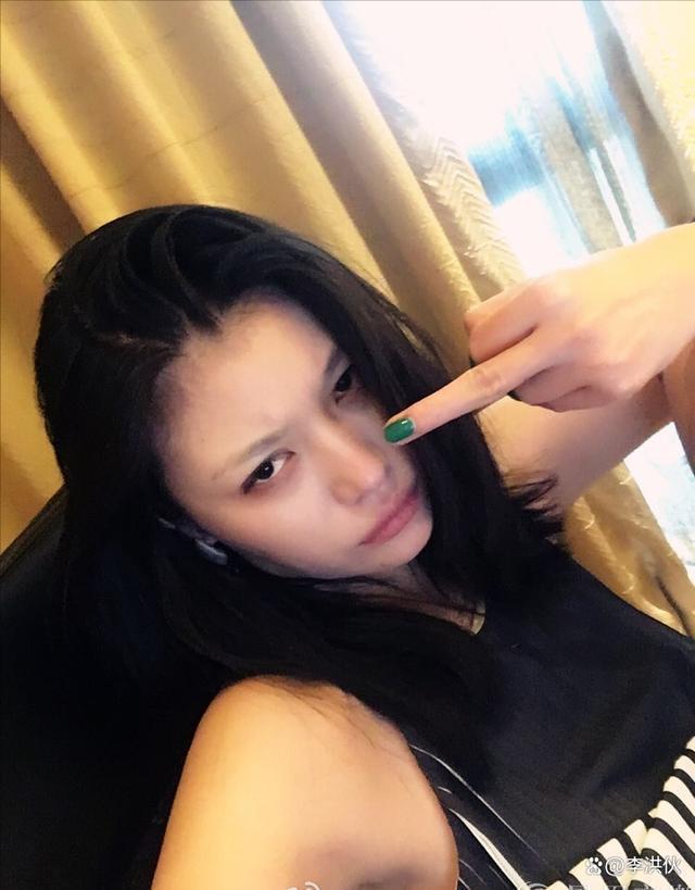 当葛荟婕得知汪峰有30亿财产后，她的反应太真实了