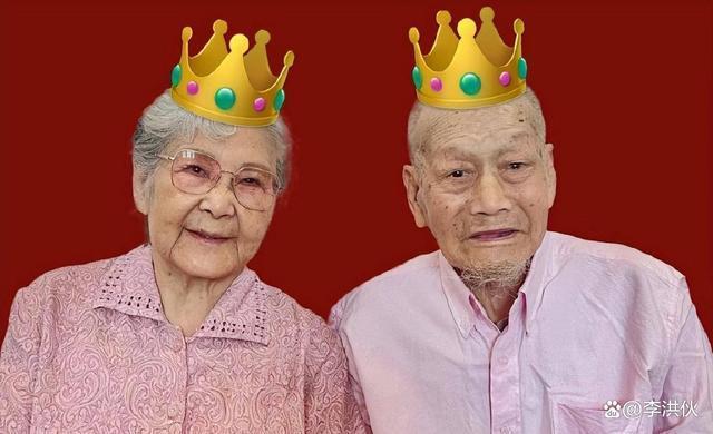 管虎梁静夫妇亮相文荣奖红毯，全程牵手秀恩爱，破婚变谣言