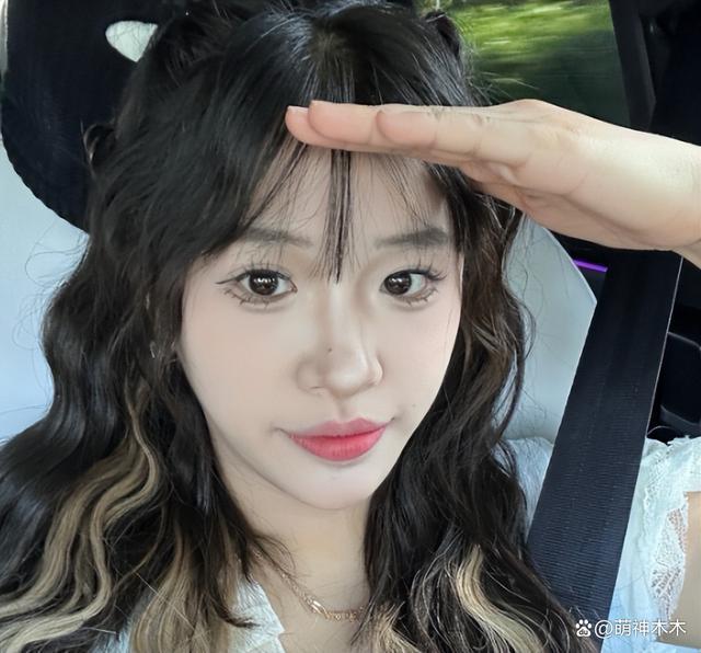 小杨哥和徒弟直播被指低俗，过往擦边言论被扒，网友呼吁封杀