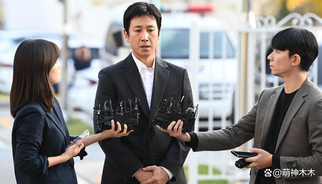李善均涉毒后首现身，多次鞠躬称对不起家人，遭吐槽像拍剧