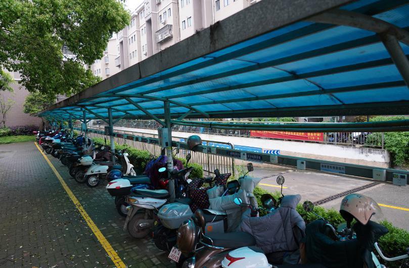 都说电车换电是血亏，结果隔壁小电驴换电都赚麻了。