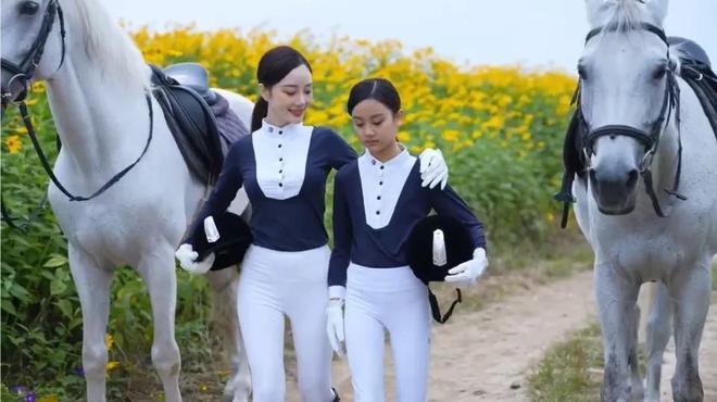 李小璐透露甜馨沉溺于网络世界 学习成绩中下等