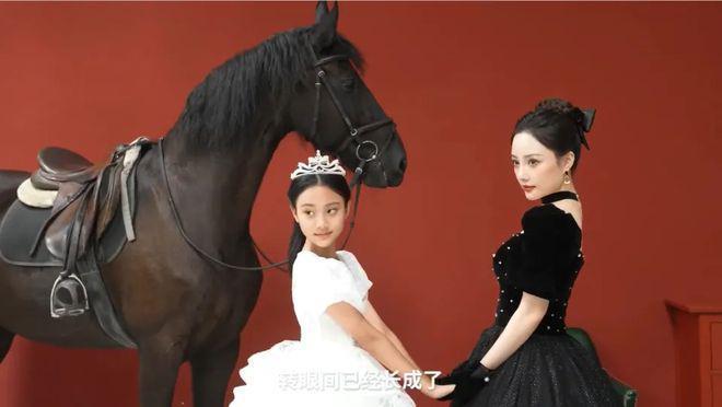 李小璐透露甜馨沉溺于网络世界 学习成绩中下等