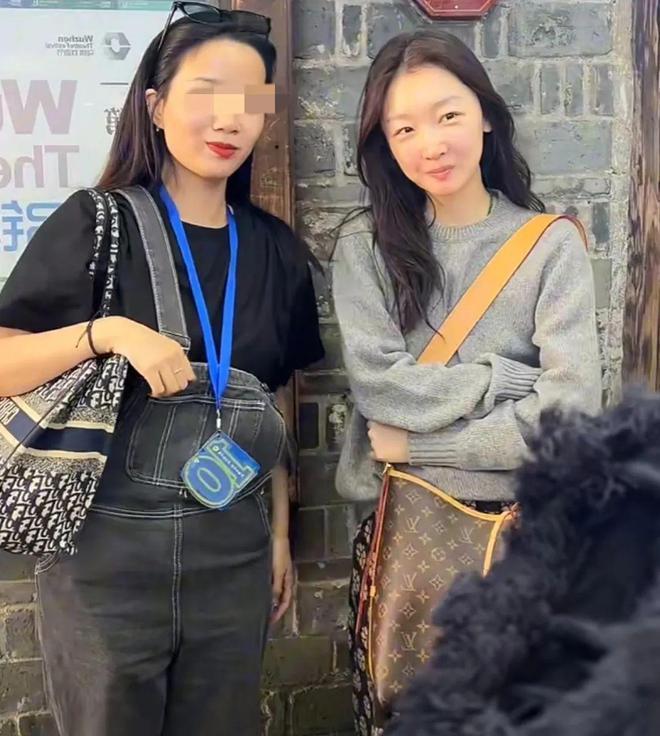 乌镇最后一波偶遇！周冬雨被嘲 赵露思暴露身高