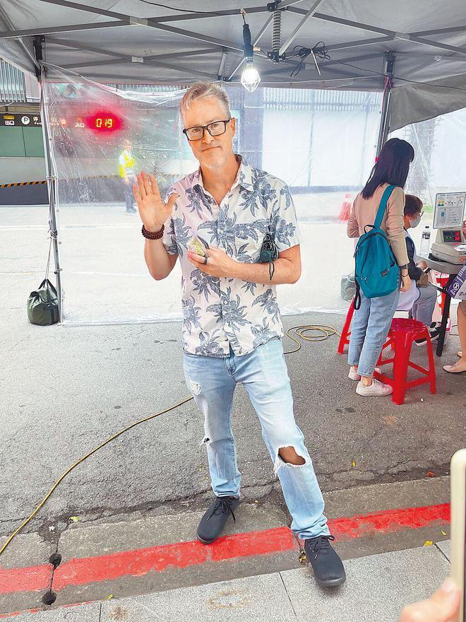 夏克立暴瘦16斤现身，千万资产遭冻结，指责黄嘉千设计陷害