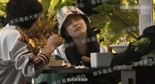 张雅钦全伊伦疑似恋情曝光 俩人车内甜蜜接吻