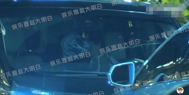 张雅钦全伊伦疑似恋情曝光 俩人车内甜蜜接吻