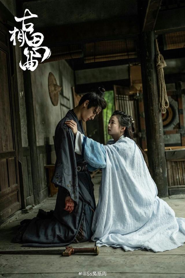 张雅钦全伊伦疑似恋情曝光 俩人车内甜蜜接吻