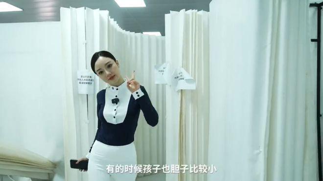 李小璐甜馨分享马场美照，阳光帅气有活力，母女情深惹人羡