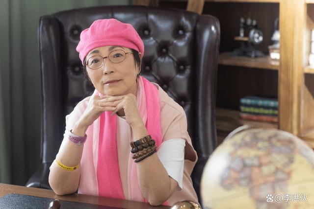 明星的尽头是带货，石榴姐宣布息影带货，一场直播赚一百万