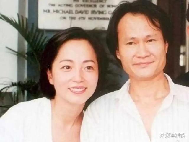 明星的尽头是带货，石榴姐宣布息影带货，一场直播赚一百万