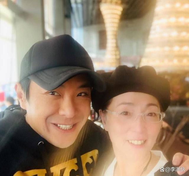 明星的尽头是带货，石榴姐宣布息影带货，一场直播赚一百万