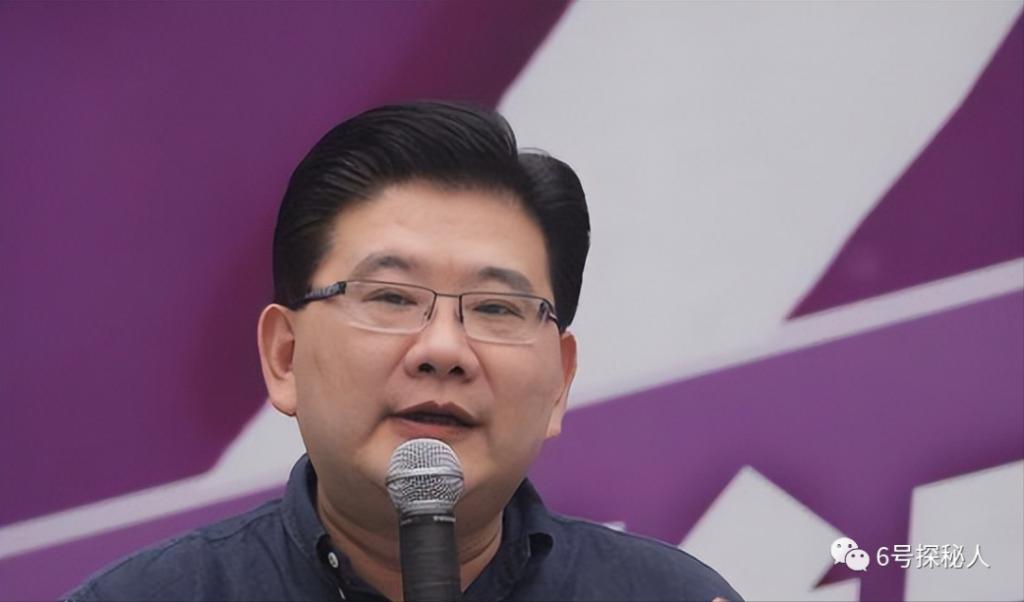 从“上海第一主持人”沦为全网笑柄，曹可凡终于走到这一步