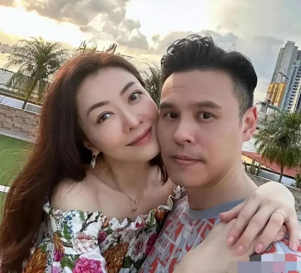 熊黛林结婚七周年甜蜜晒照，破除外界质疑：七年不痒，唯幸福相伴
