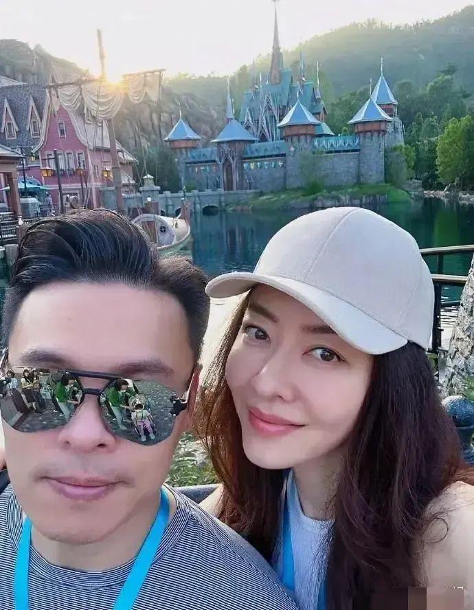 熊黛林结婚七周年甜蜜晒照，破除外界质疑：七年不痒，唯幸福相伴