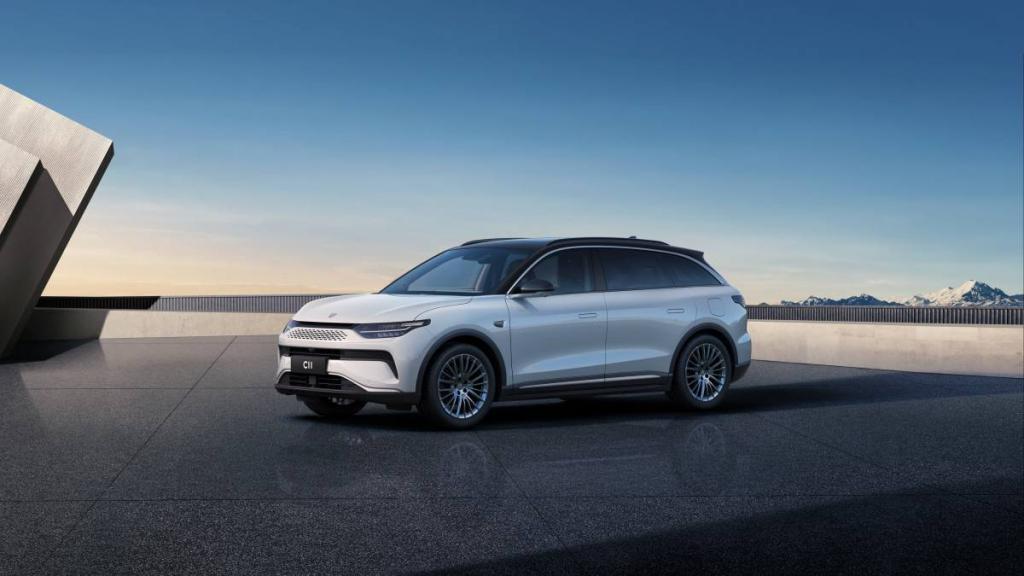 造增程车的小米，正在「紧急避险」