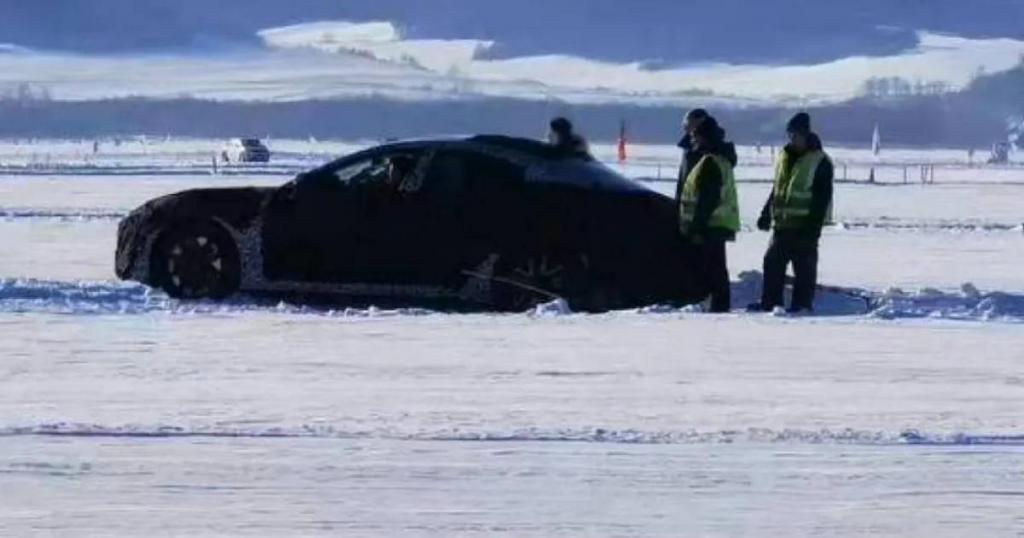 造增程车的小米，正在「紧急避险」
