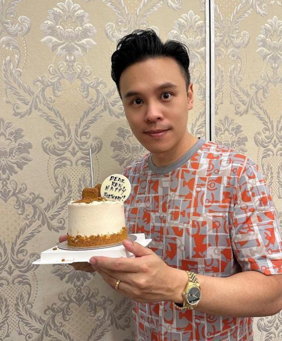 郭可颂表白熊黛林：夫妻甜蜜庆祝结婚7年，手捧玫瑰晒亲吻照