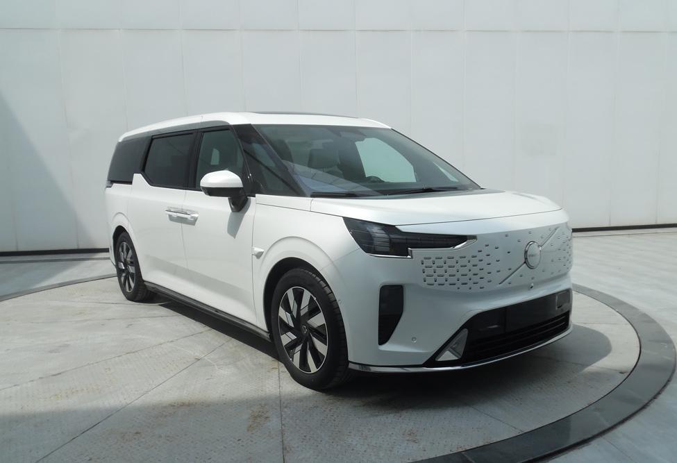 沃尔沃EM90和极氪009的区别，只剩下音响和价格？