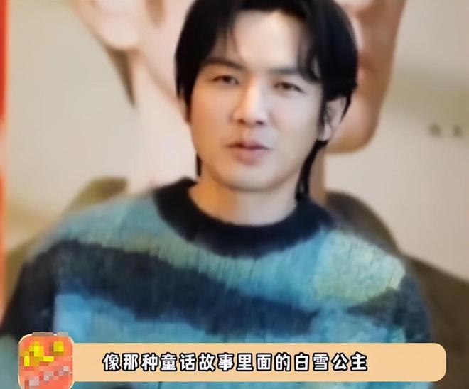 47岁李小冉拍外景戏肤白貌美 一旁大爷表情抢镜