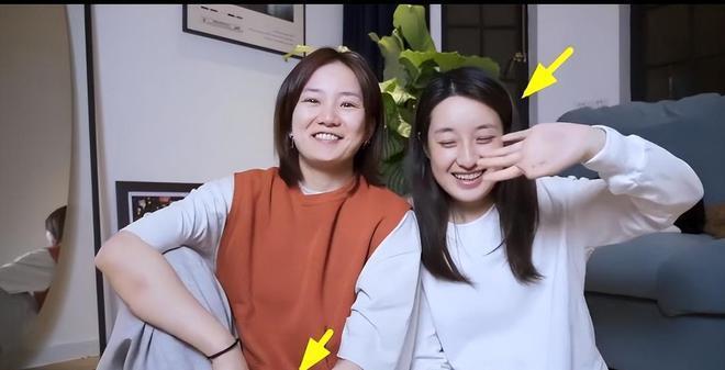 金世佳夫妇带孩子外出玩耍，38岁妻子酷似马伊琍