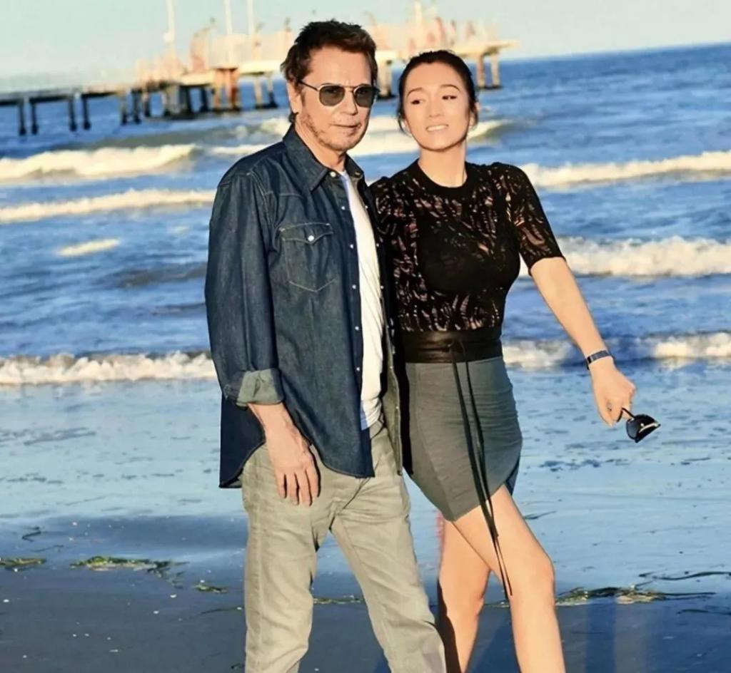 还记得孙红雷和王骏迪吗？十几年了还是很甜？