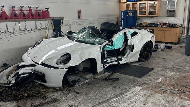 中国女子在美国飙车致男伴死亡后回国