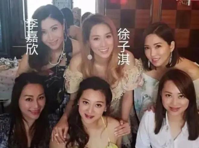 港圈贵妇合照曝光，黎姿被指双眼医美过度