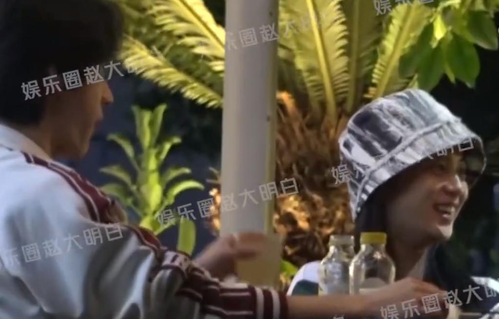 官宣！车上拥吻被拍，姐弟恋假戏真做？