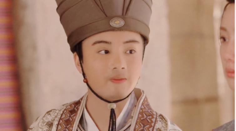 官宣！车上拥吻被拍，姐弟恋假戏真做？