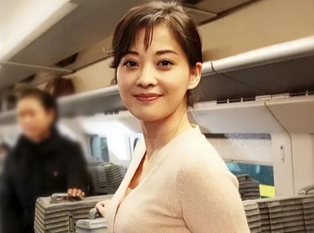 人到中年越长越凶，年轻时不可方物，网友：惹不起