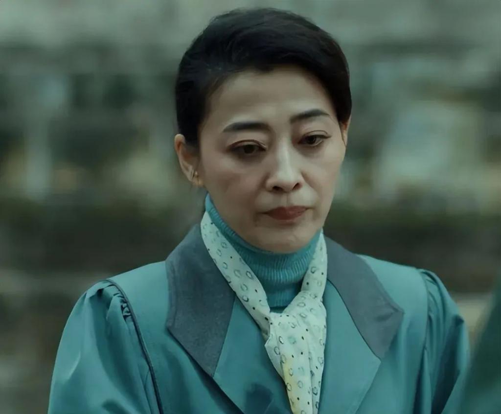 人到中年越长越凶，年轻时不可方物，网友：惹不起