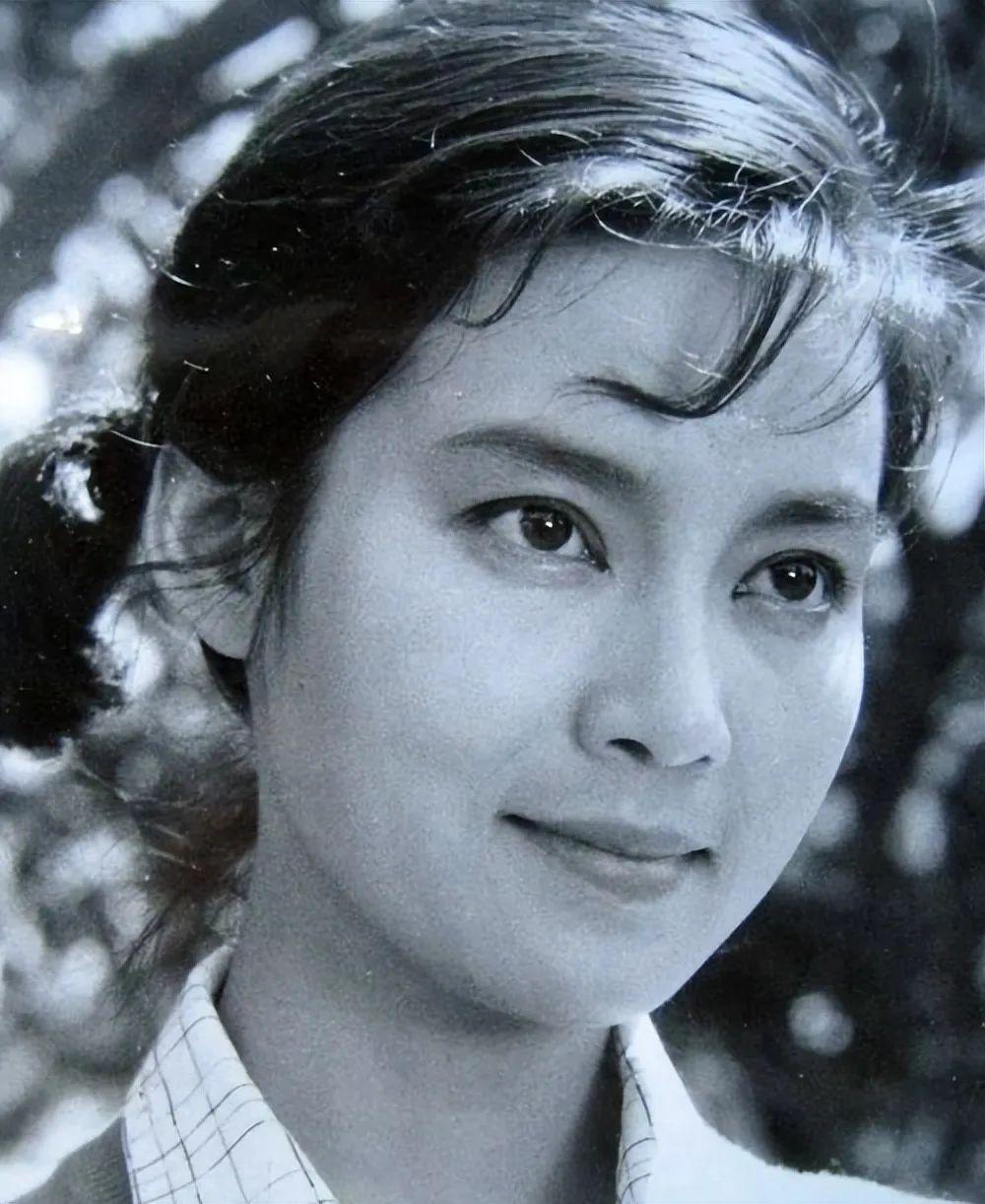 人到中年越长越凶，年轻时不可方物，网友：惹不起