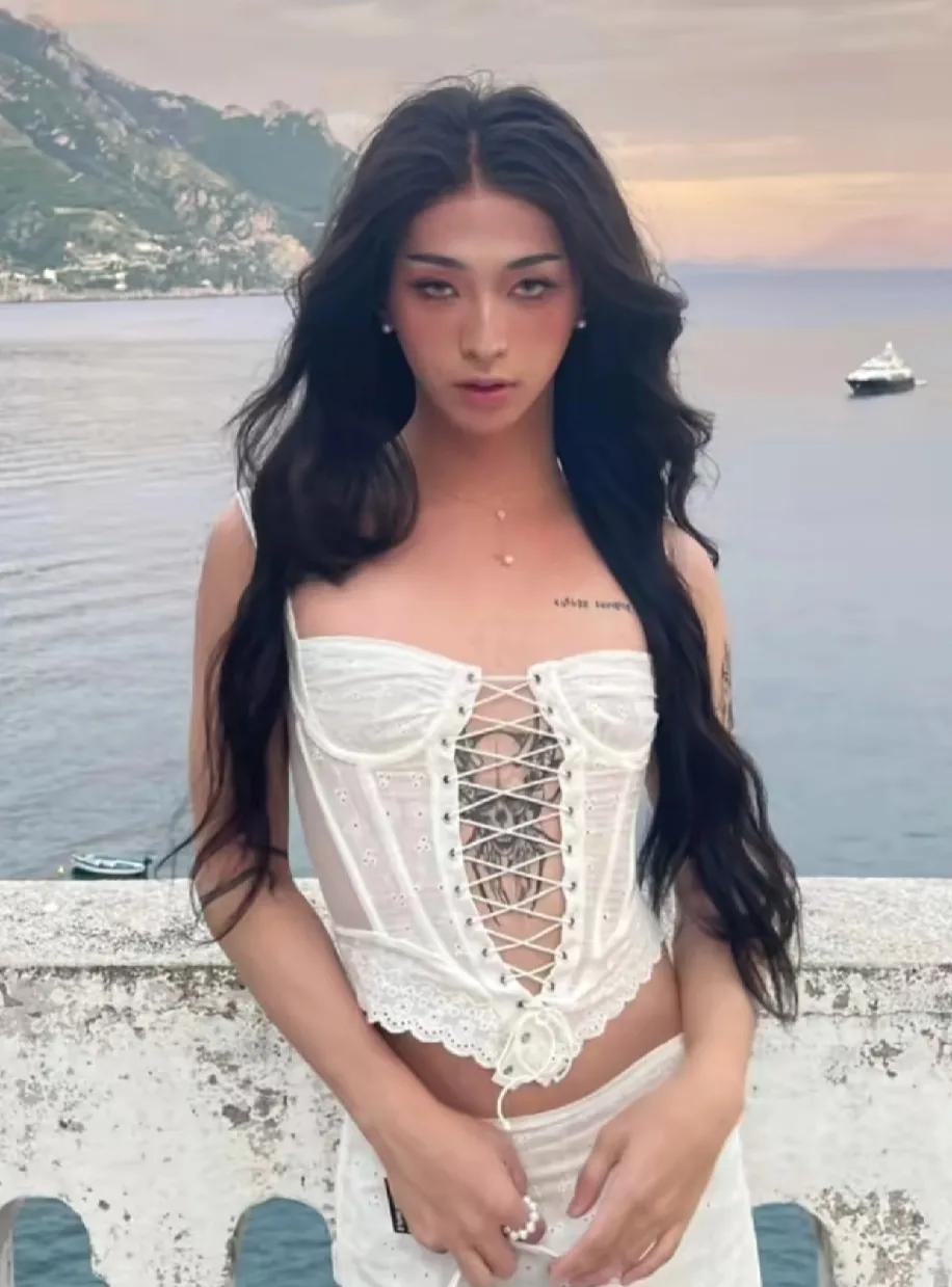 伊能静儿子引争议，穿黑色透视装暴露底裤，男扮女装很辣眼