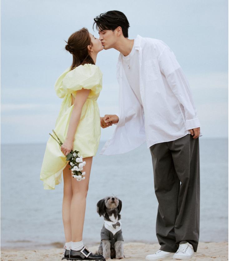 李铢衔与杨颖闺蜜结婚，圈内好友在线祝福，却遭杨颖粉丝围攻