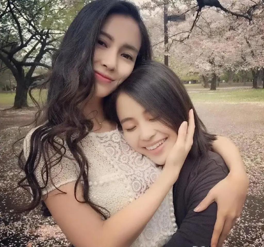 李铢衔与杨颖闺蜜结婚，圈内好友在线祝福，却遭杨颖粉丝围攻
