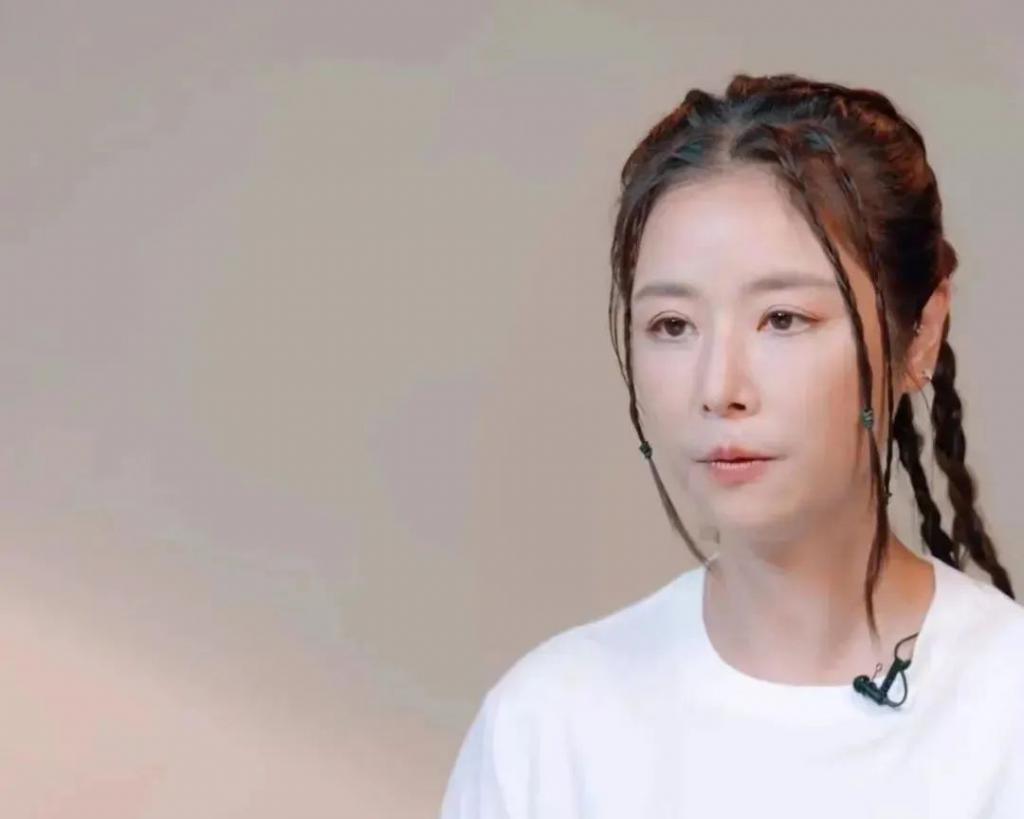 “不老女神”是假的！眼袋重、皱纹深、生图揭露“人间真实”
