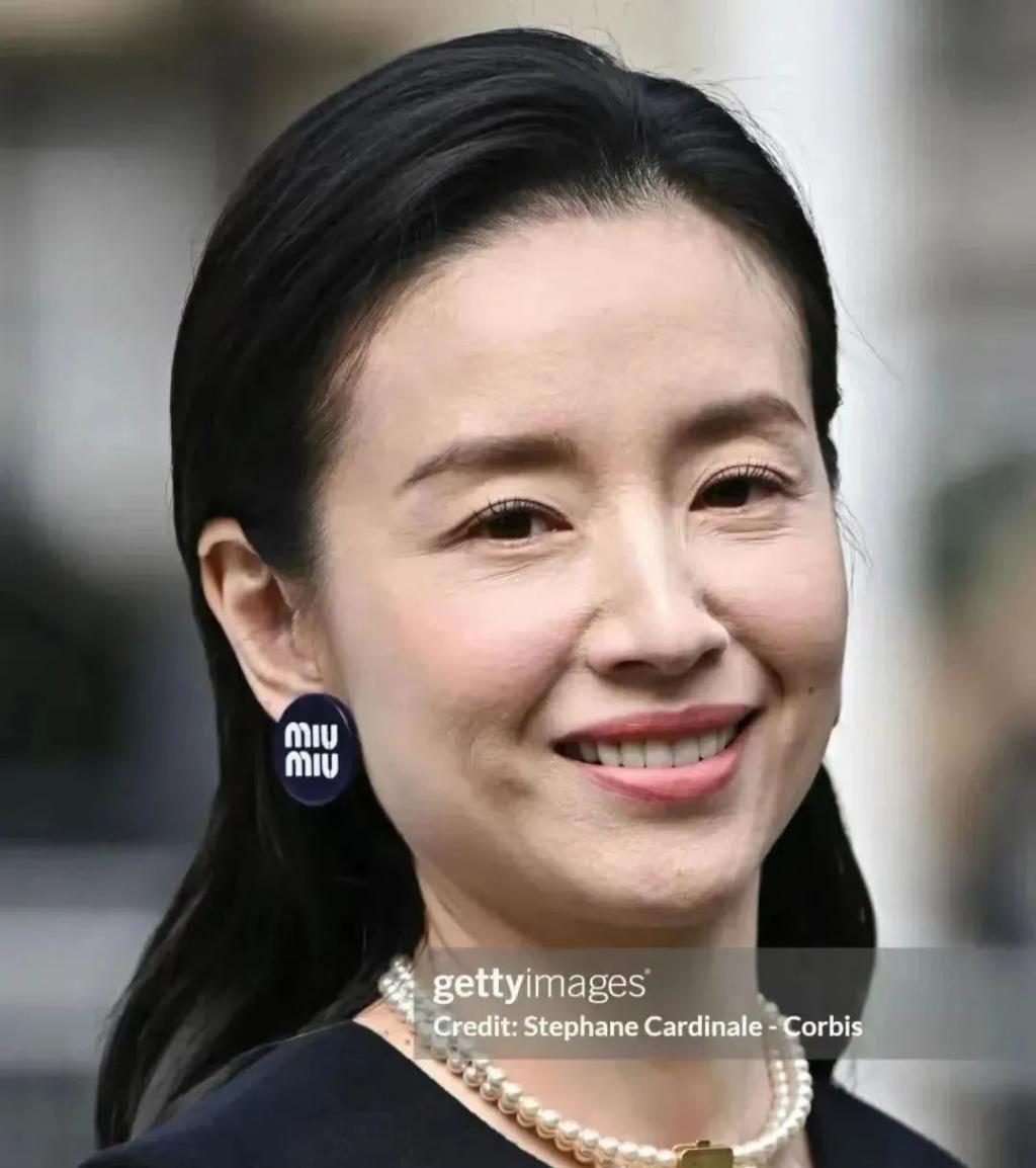 “不老女神”是假的！眼袋重、皱纹深、生图揭露“人间真实”