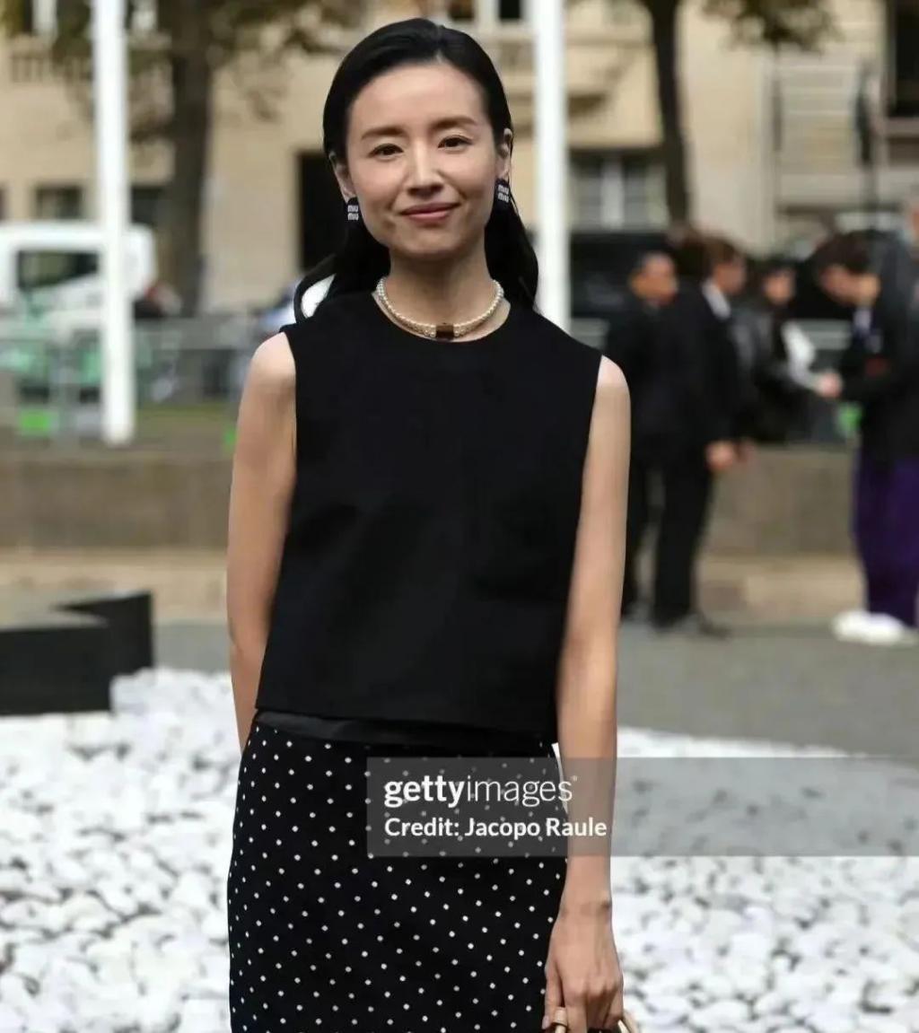 “不老女神”是假的！眼袋重、皱纹深、生图揭露“人间真实”