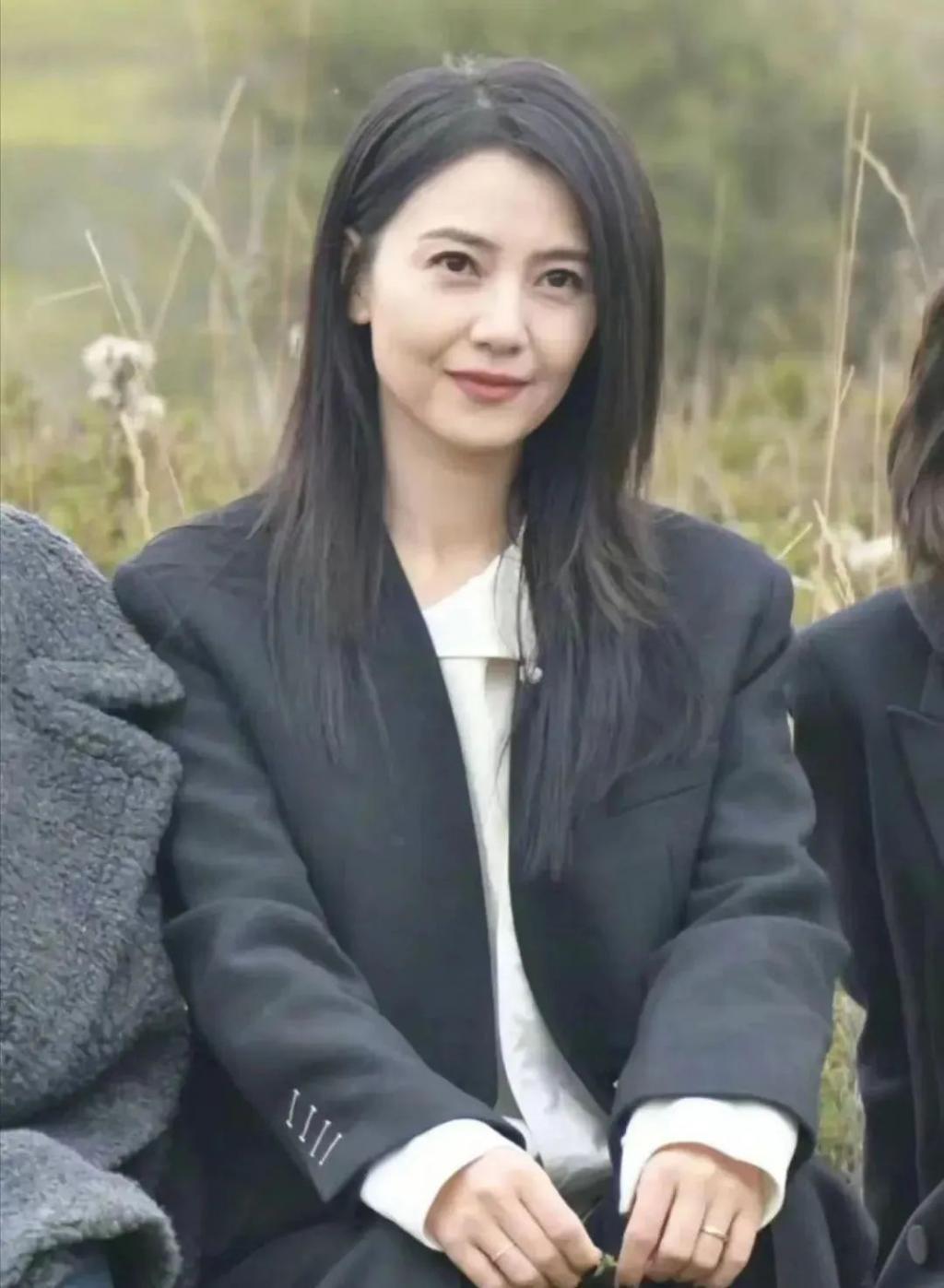 “不老女神”是假的！眼袋重、皱纹深、生图揭露“人间真实”
