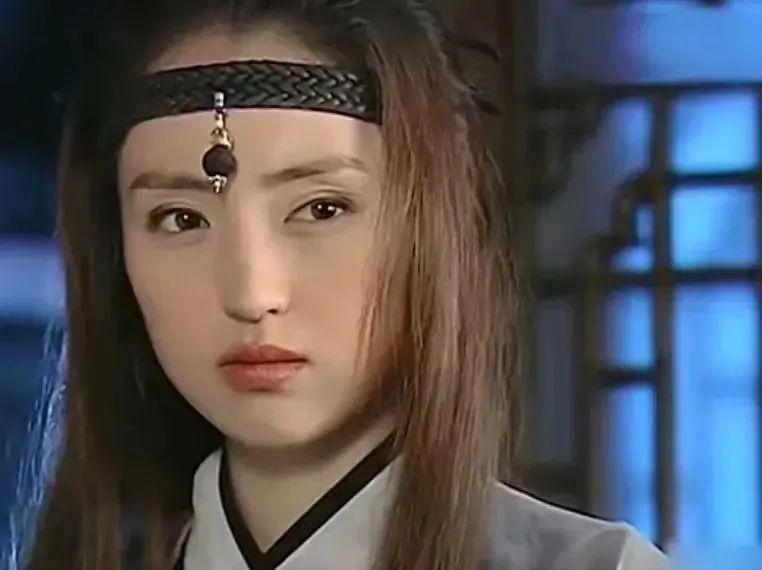 “不老女神”是假的！眼袋重、皱纹深、生图揭露“人间真实”