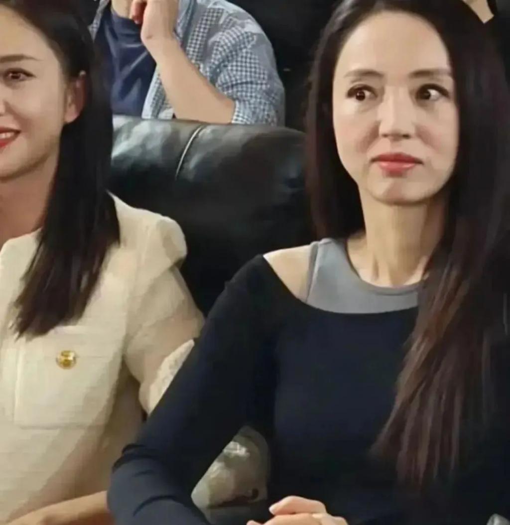 “不老女神”是假的！眼袋重、皱纹深、生图揭露“人间真实”