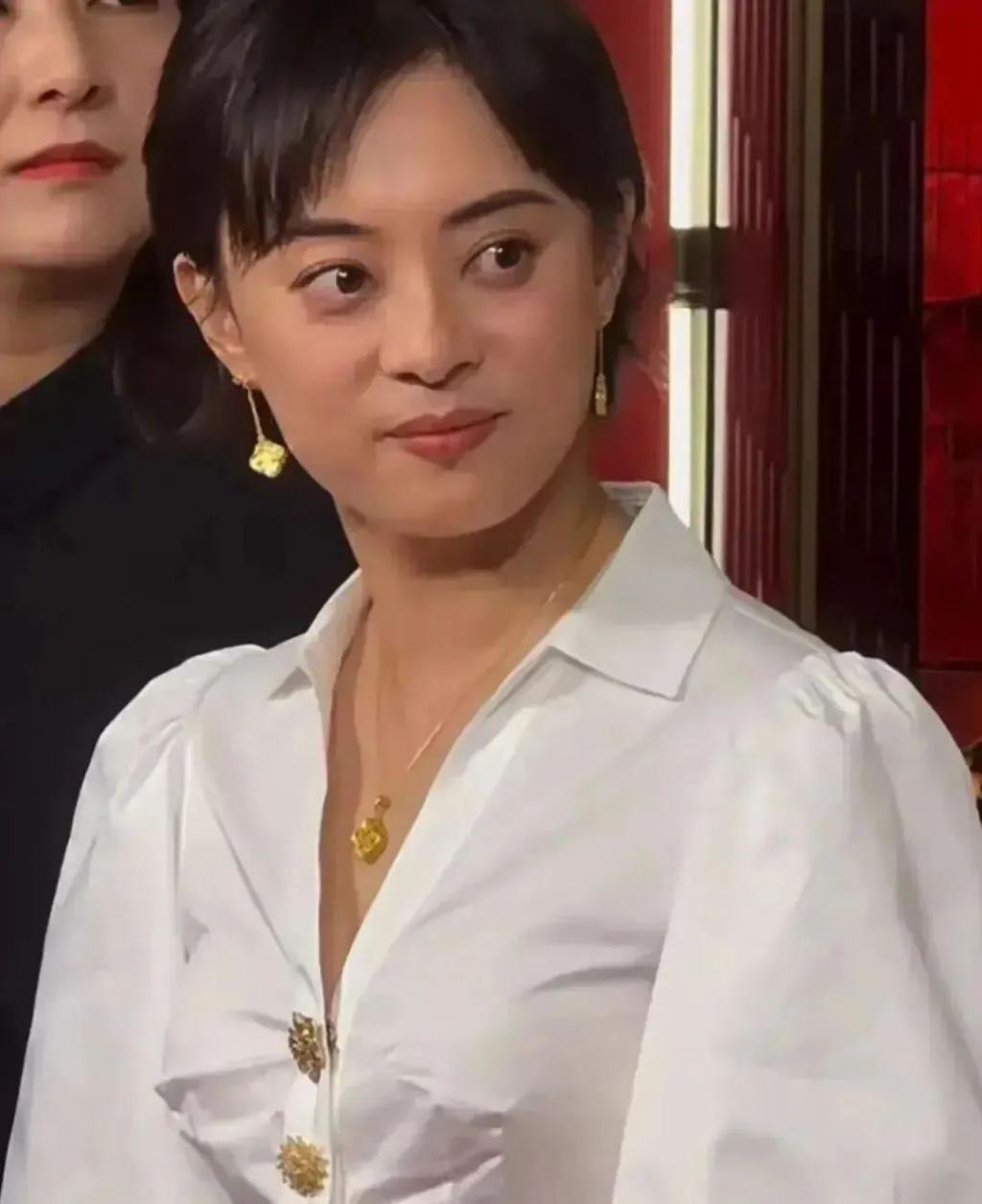 “不老女神”是假的！眼袋重、皱纹深、生图揭露“人间真实”