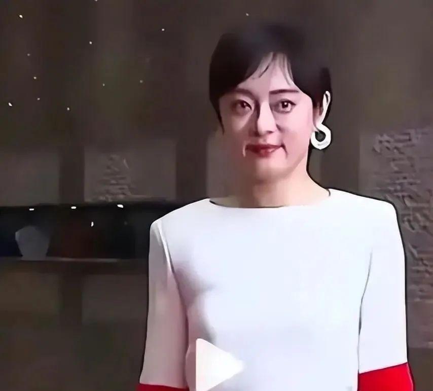 “不老女神”是假的！眼袋重、皱纹深、生图揭露“人间真实”